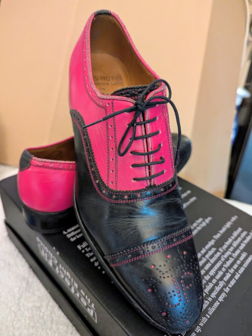 JOHN FLUEVOG "Opus The Porter" Men's Derby Size 9.5 Black & Pink Italian Flair
